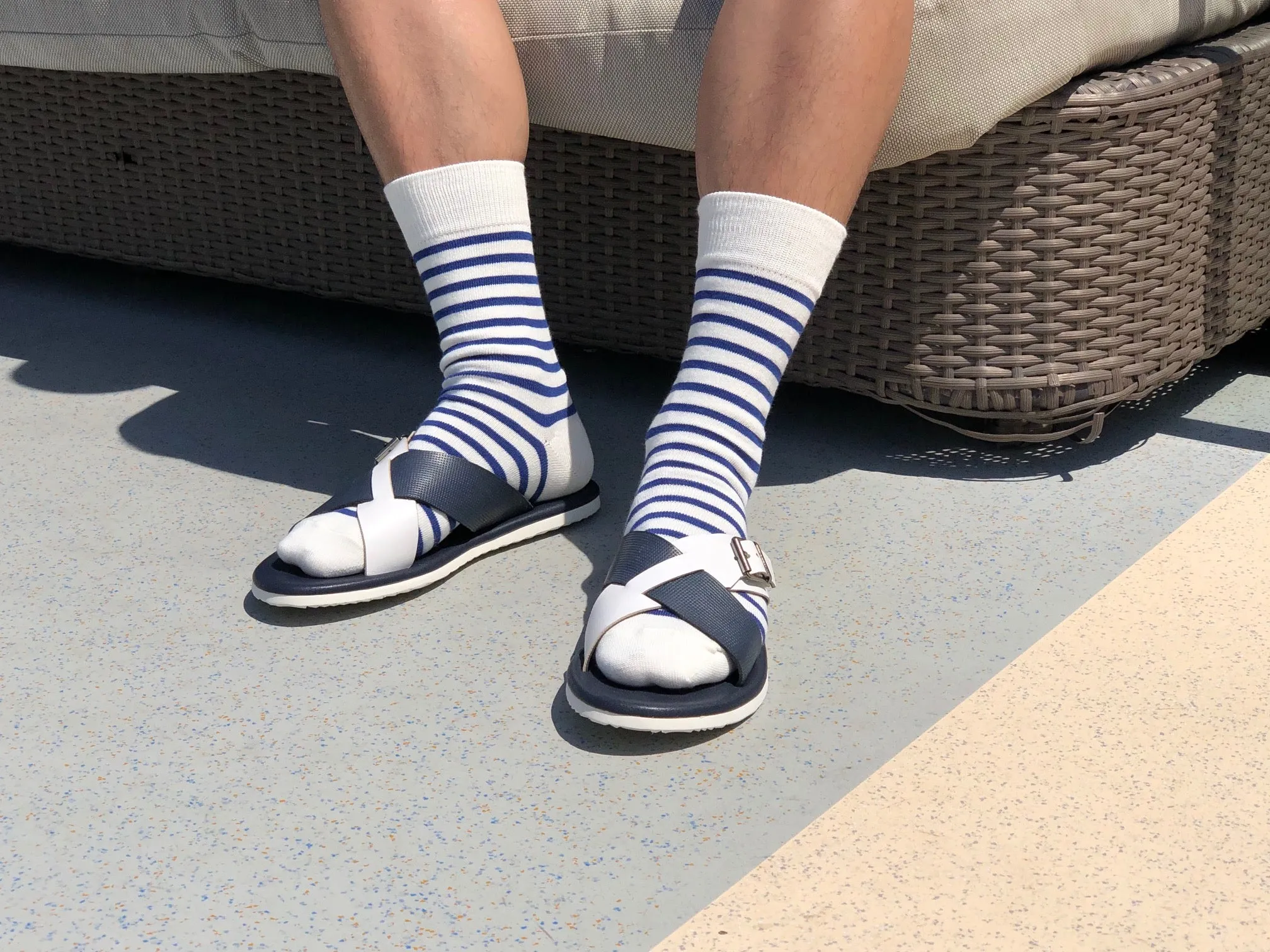ARSEN CROSS STRAP LEATHER SANDALS BLUE